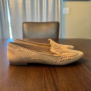 Gianna Bini Tan Flats Women’s 8M
